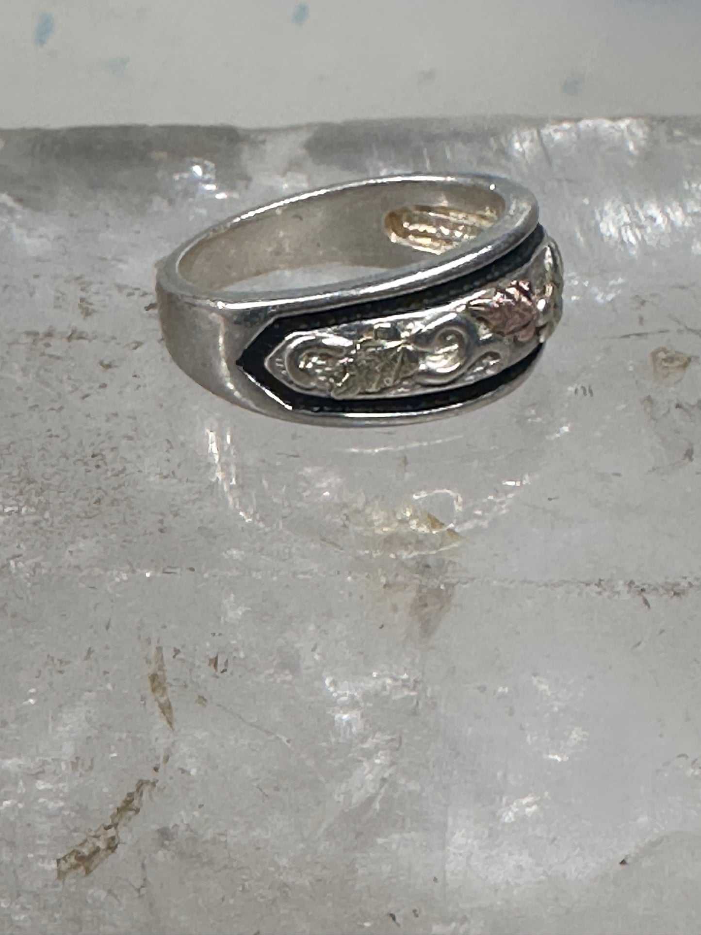 Black Hills Gold ring leaves wedding band size 6.75 sterling silver women men