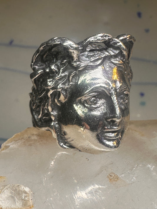 Face ring Classical Renaissance band Size 7.75 sterling silver signed Israel