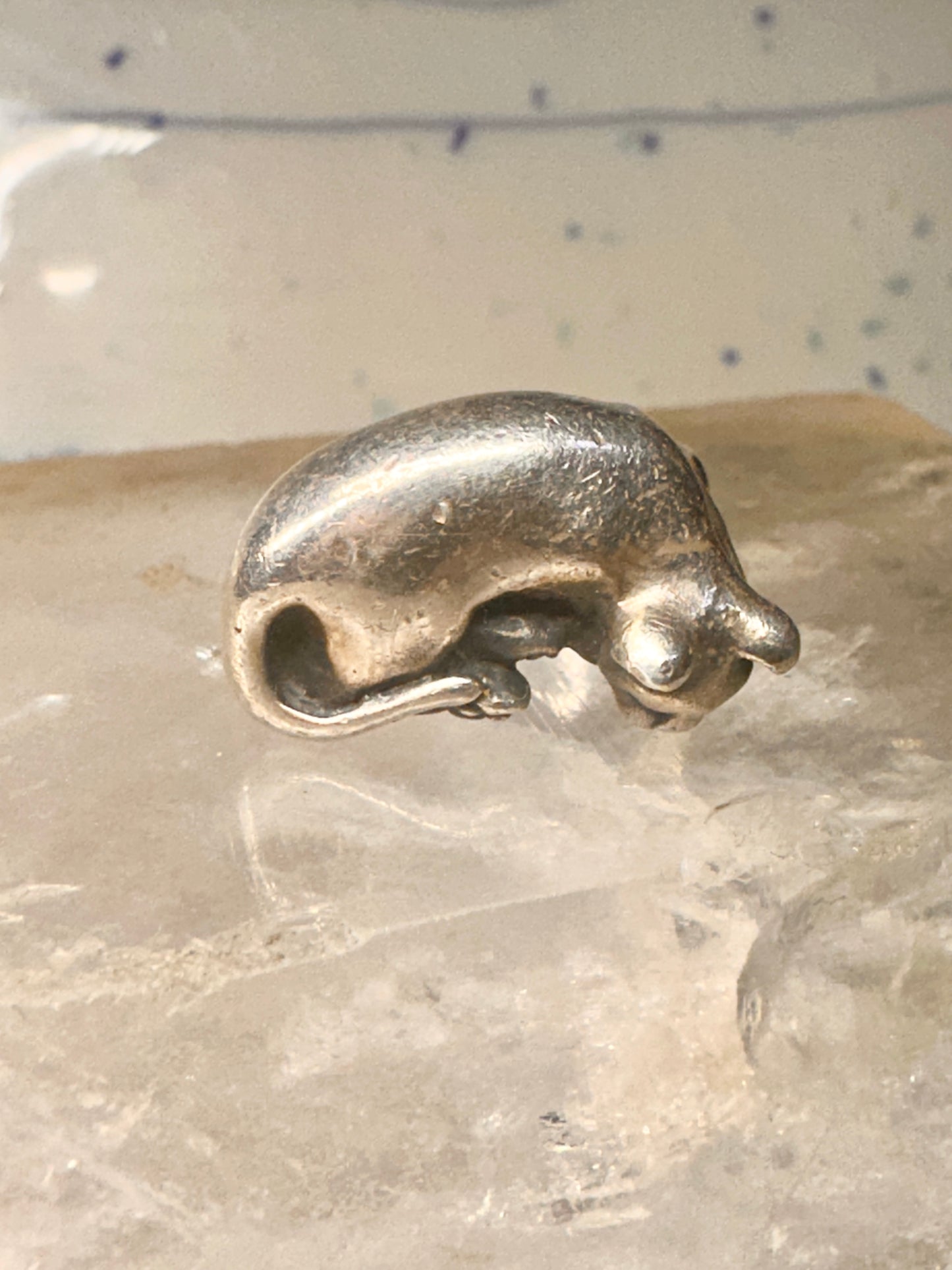 James Yesberger cat ring sleeping kitten band Size 5.75 sterling silver women