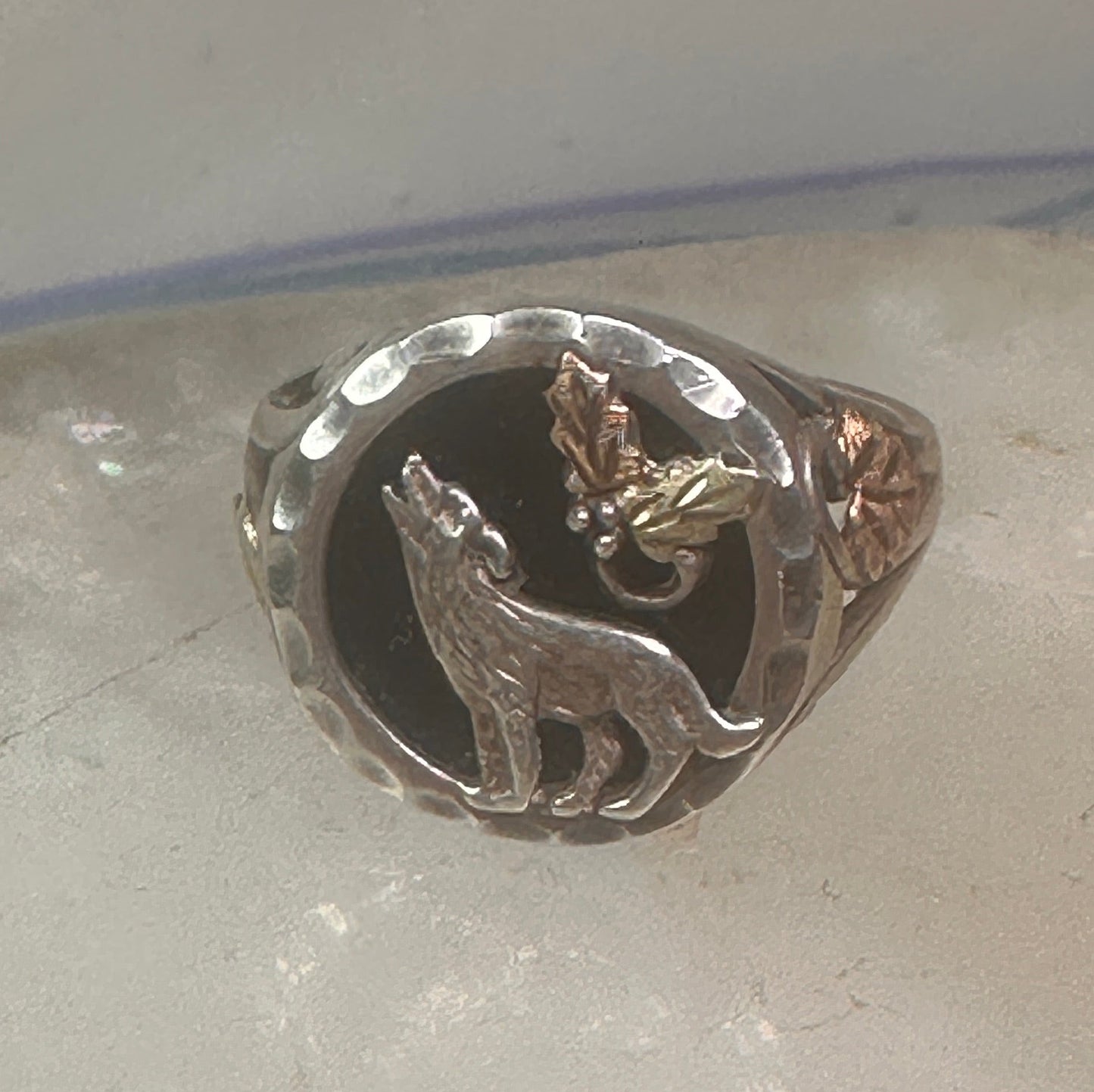 Black Hills Gold ring onyx wolf barking at moon band size 10 band sterling silver men women