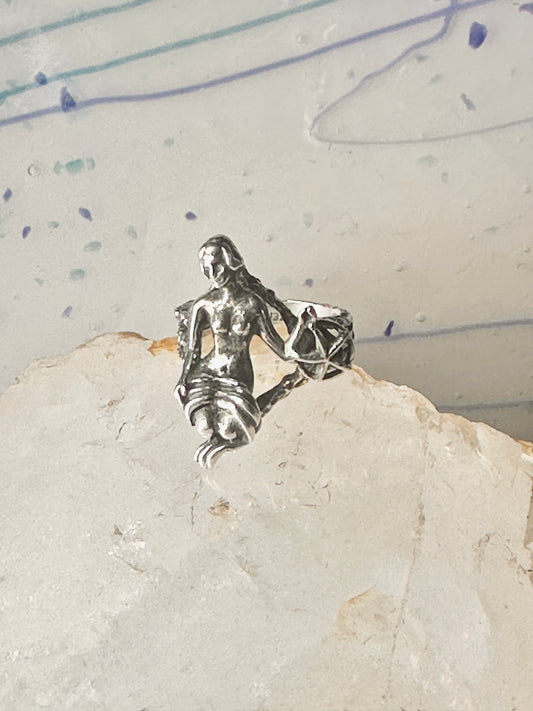Nude Lady ring figurative lady holding size 6 star band sterling silver women