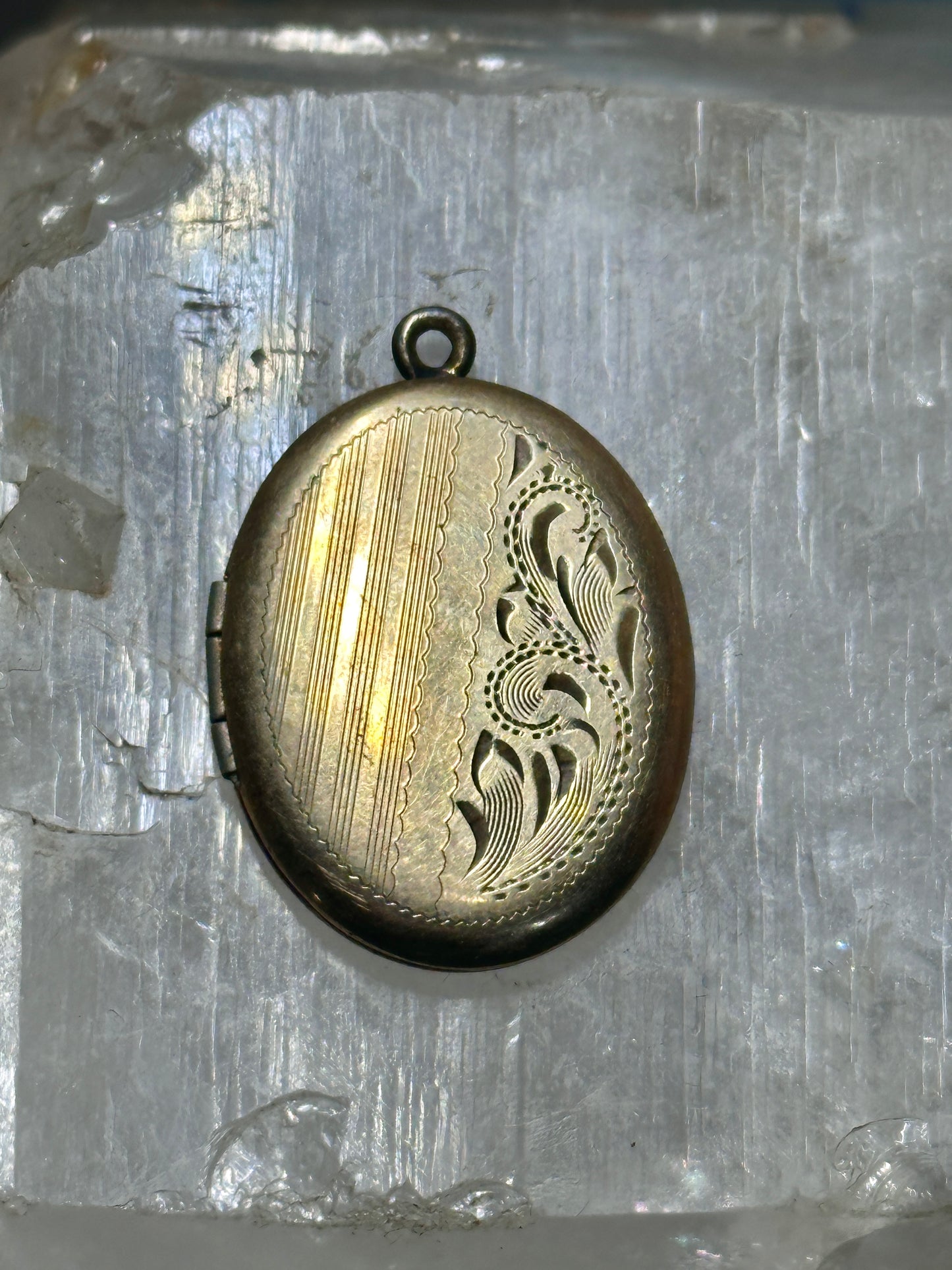 Oval locket photo pendant 1/20 12K gold filled photo women girls