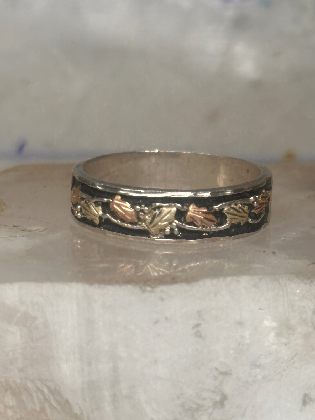 Vintage Black Hills Gold Landstrom Sterling Silver 12K Gold Leaf Band Ring Size 14 925