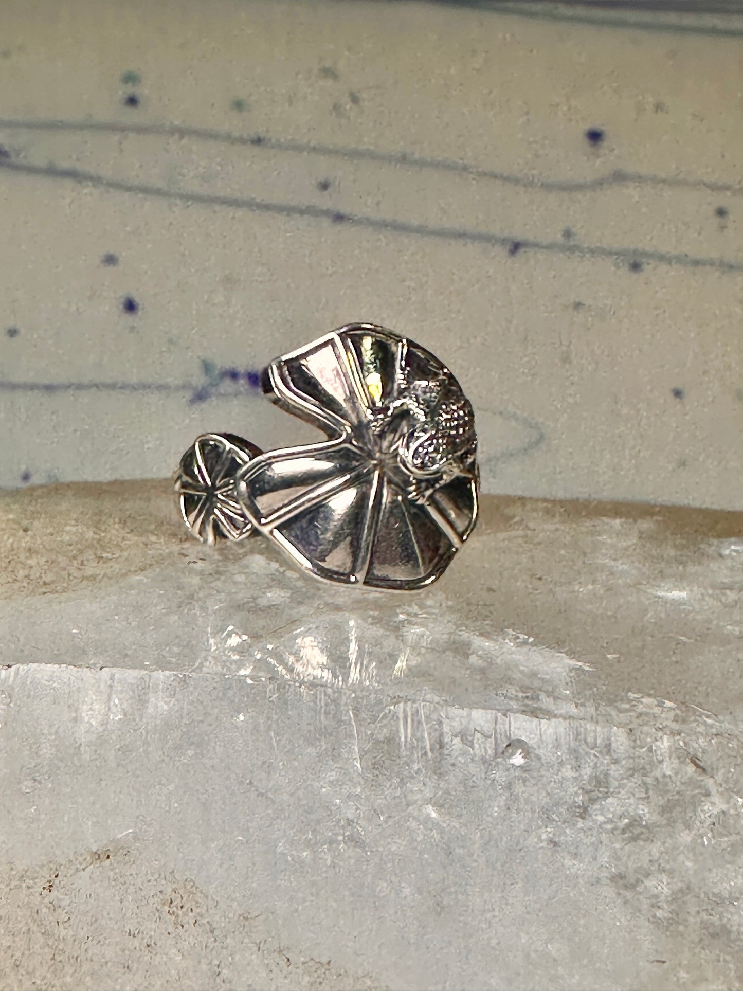 Frog ring on lily pad a Kieselstein RC Studio size 9 sterling silver
