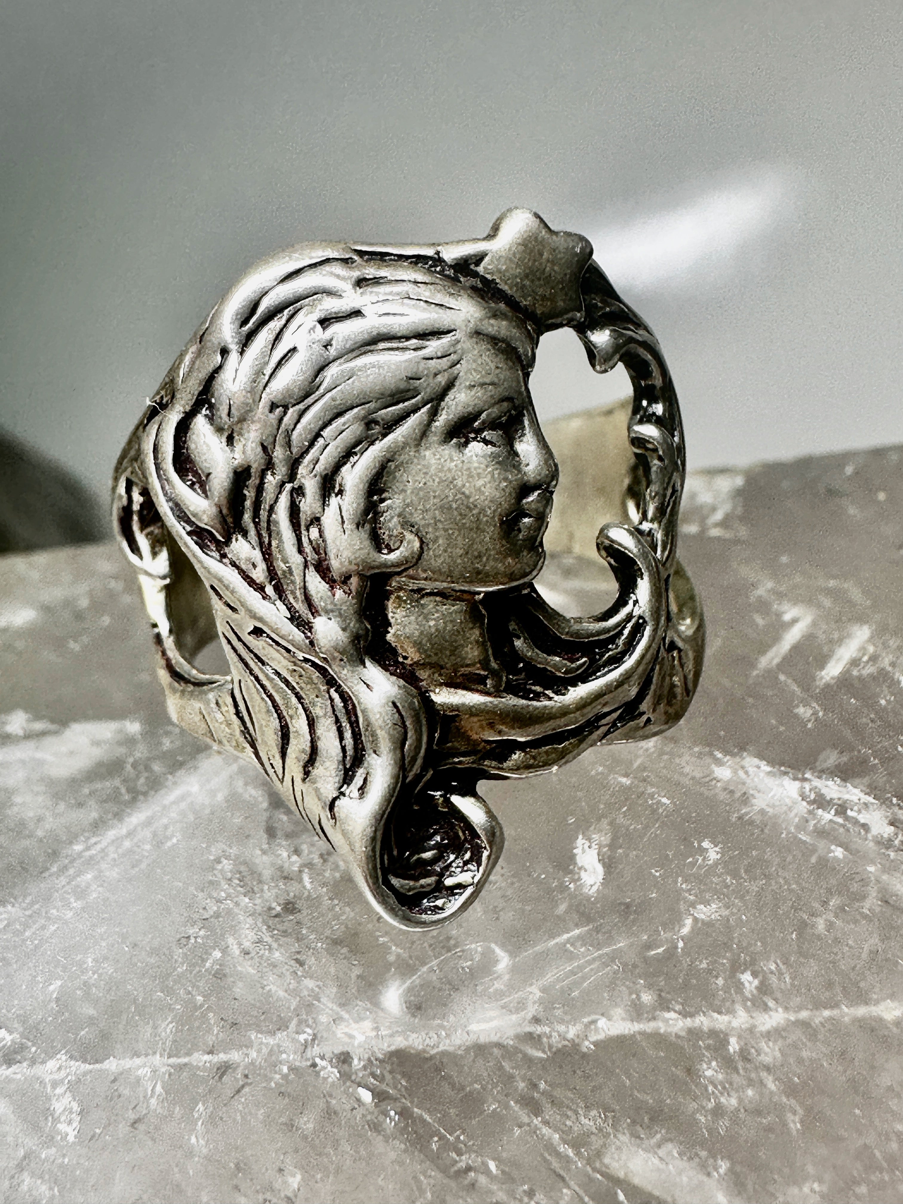 Face ring lady star size long hair art deco style sterling