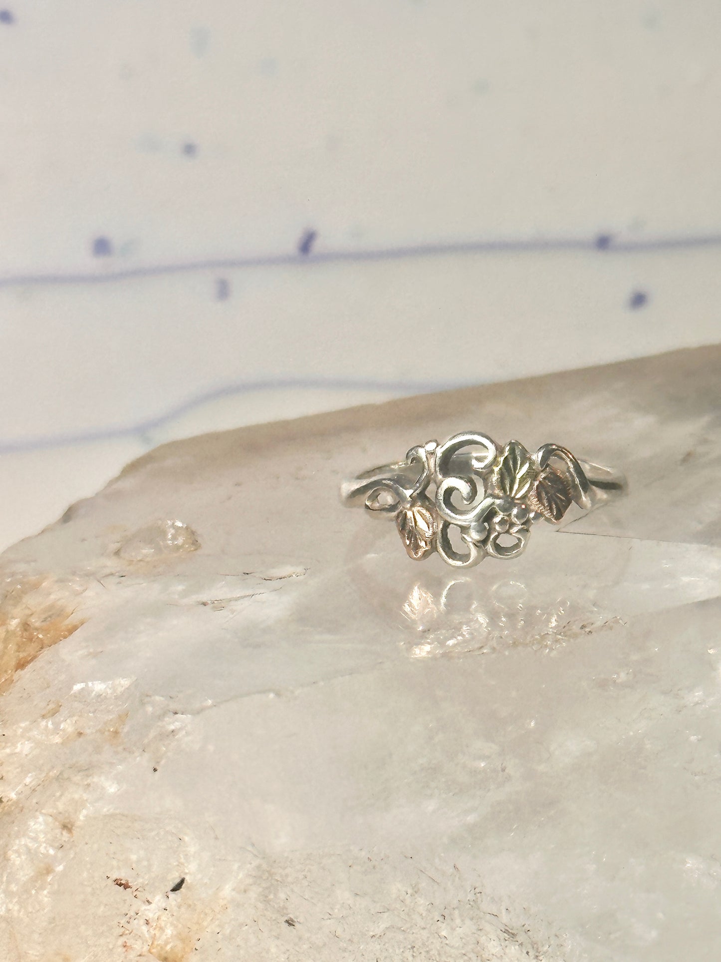 Black Hills Gold ring leaves band size 7.75 sterling silver women