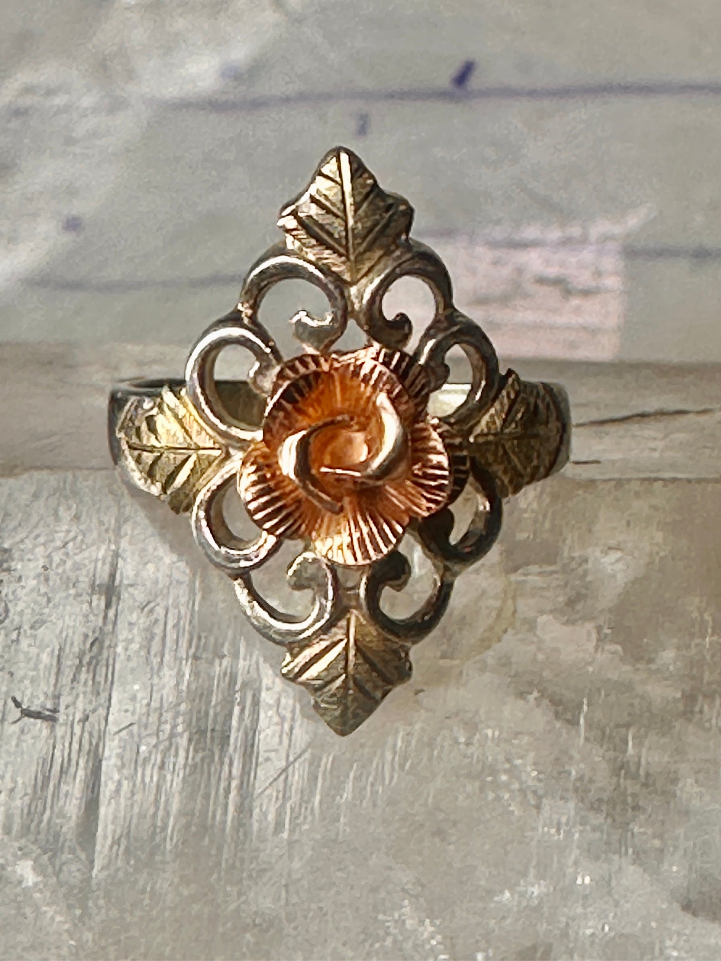 Black Hills Gold ring leaves rose band size 7 sterling silver women girls