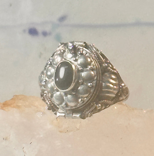 Vintage Poison ring black onyx boho ring size 7.75 Sterling silver women girls