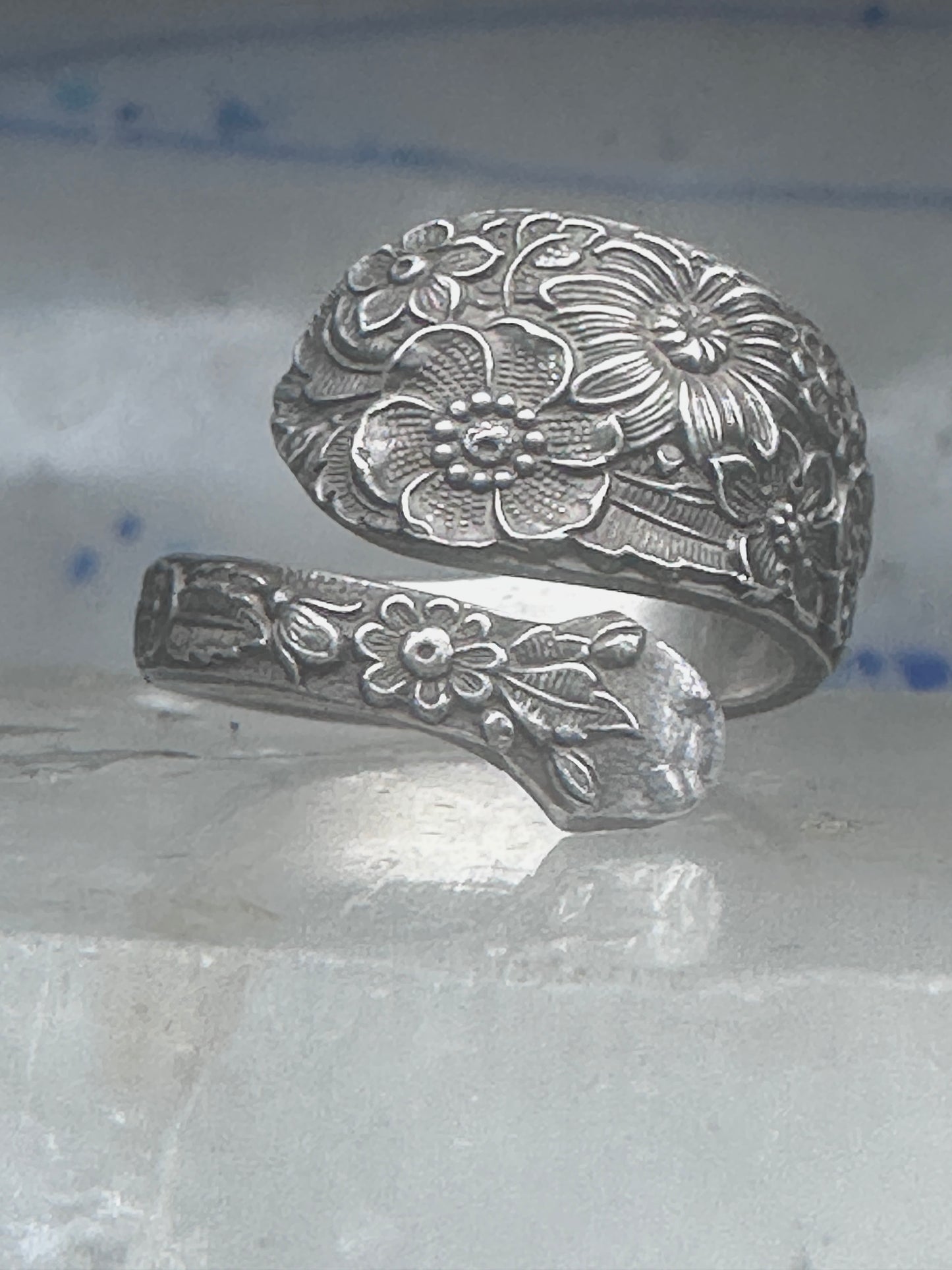 Spoon ring floral band size 7 Alvin flowers band sterling silver women