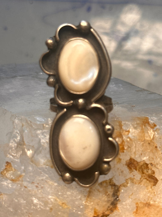 Vintage Navajo Sterling Silver Long Mother of Pearl Scalloped Beaded Ring - Size 5.7