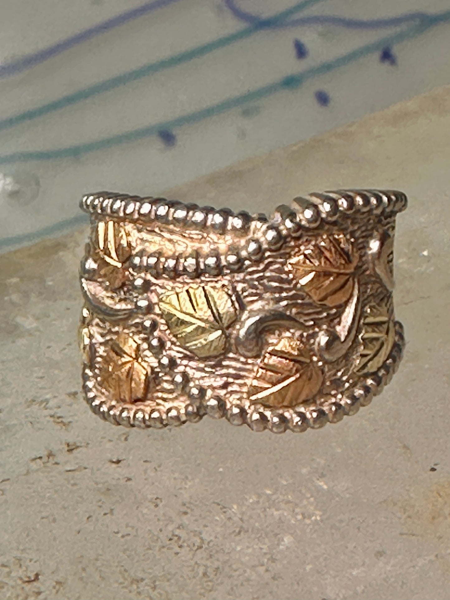 Black Hills Gold ring Floral leaves wrap band size 6.75 sterling silver women 