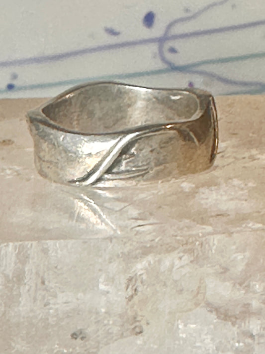Vintage surfer waves ring size 8.75 sterling silver women girls