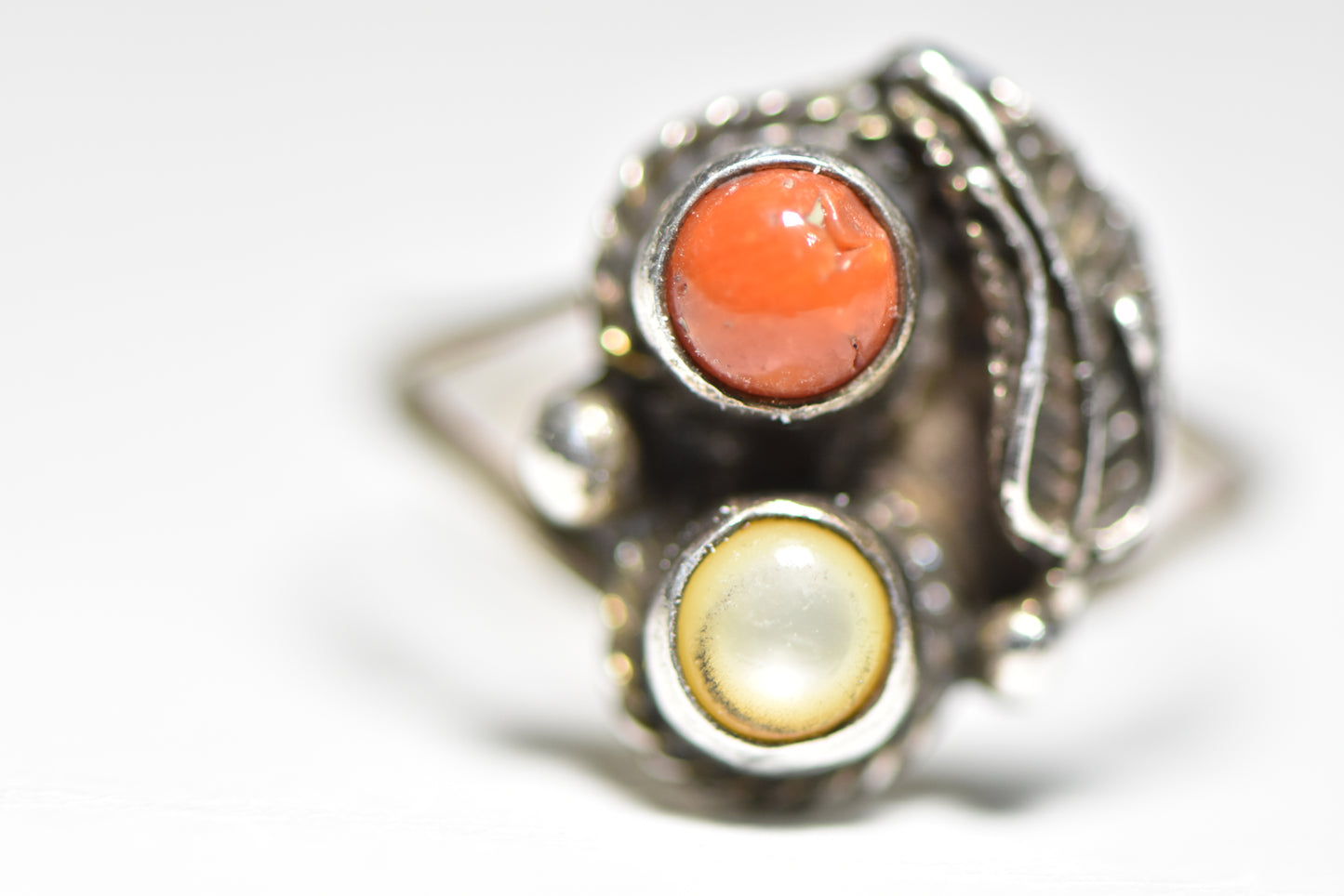 Navajo ring Coral MOP sterling silver girls women Size 6.50