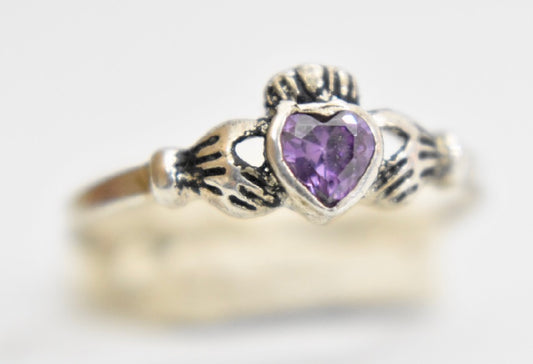 Claddagh ring size 7.50 vintage purple crystal St Patrick sterling silver band love