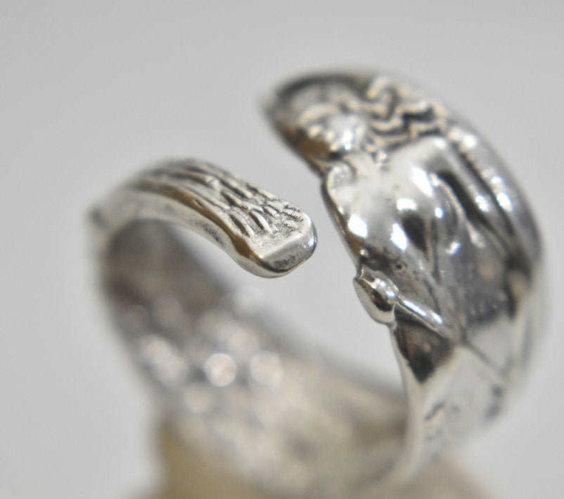 Nude lady spoon ring canoe paddle waves size 6.75