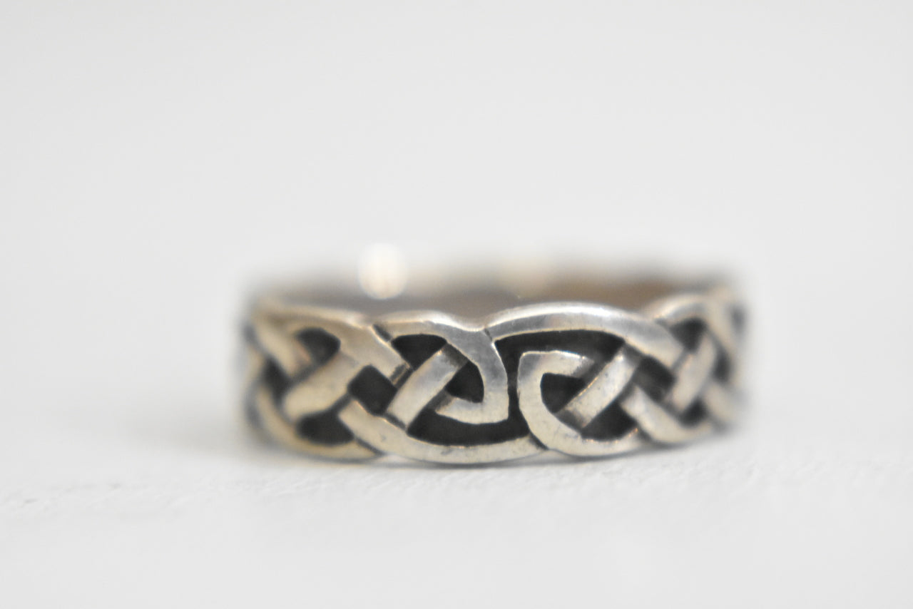 Celtic knot ring size 5.50  pinky band sterling silver biker women girls