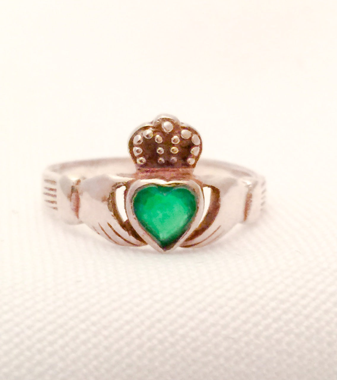 Vintage Claddagh Sterling Silver Ring with Emerald Green Crystal Size 7