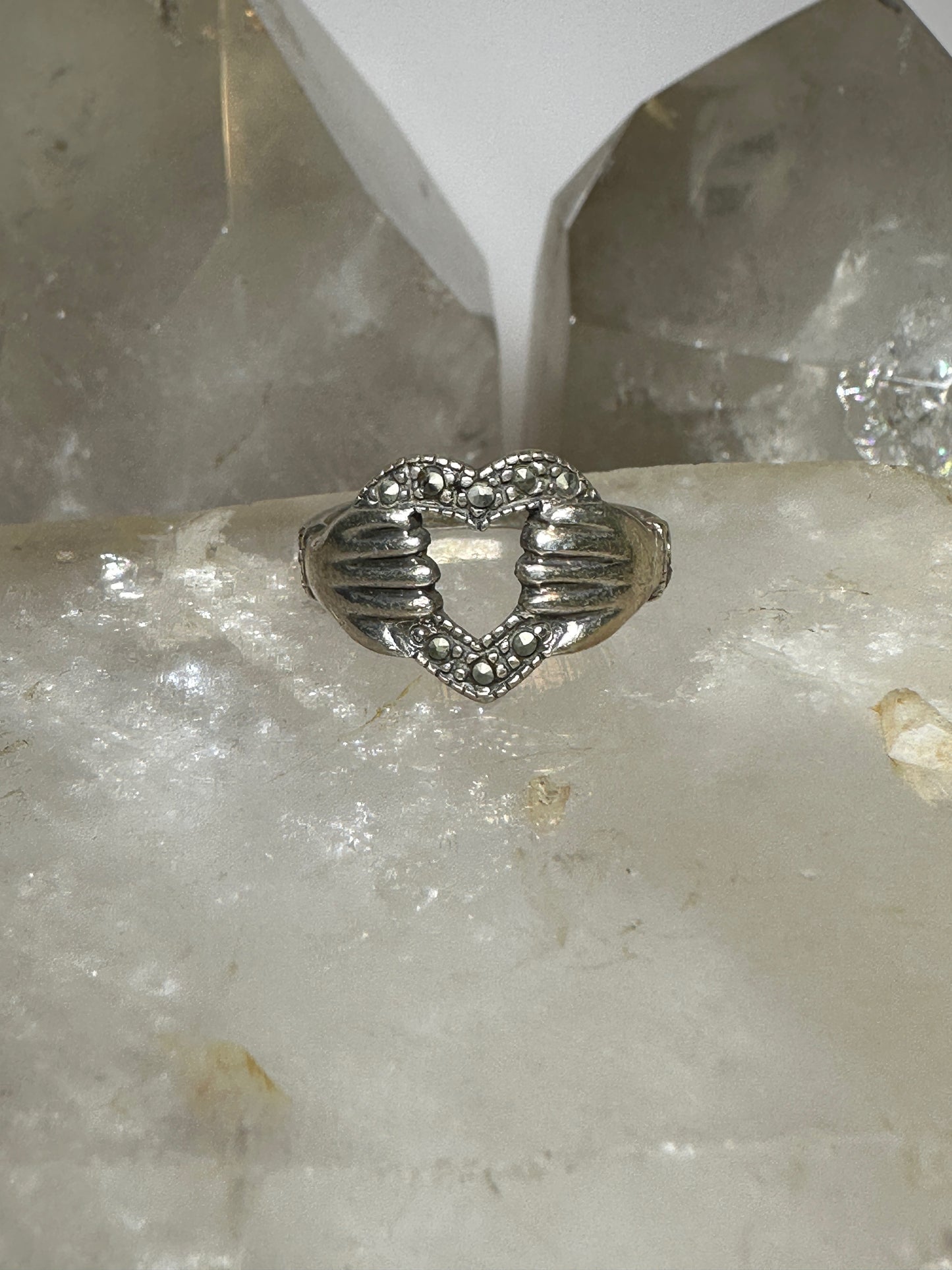 Hand holding heart ring marcasite size 6.50 leaves band sterling silver women