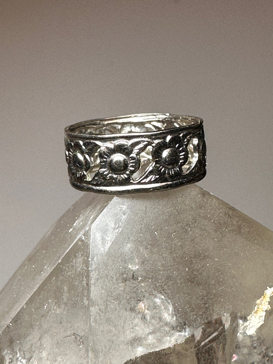 Floral ring size 7.50 flower band women