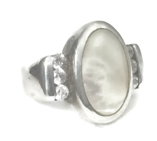 Mother of Pearl Ring Vintage Sterling Silver Size 6.75