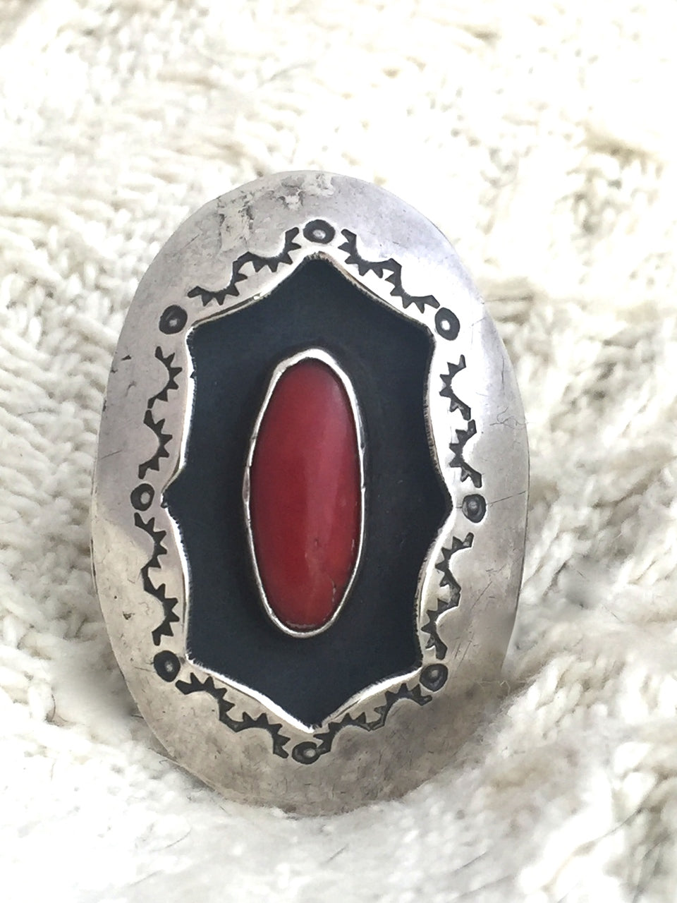 Vintage Coral Shadow Box Southwest Tribal Size 5.5 10.7g