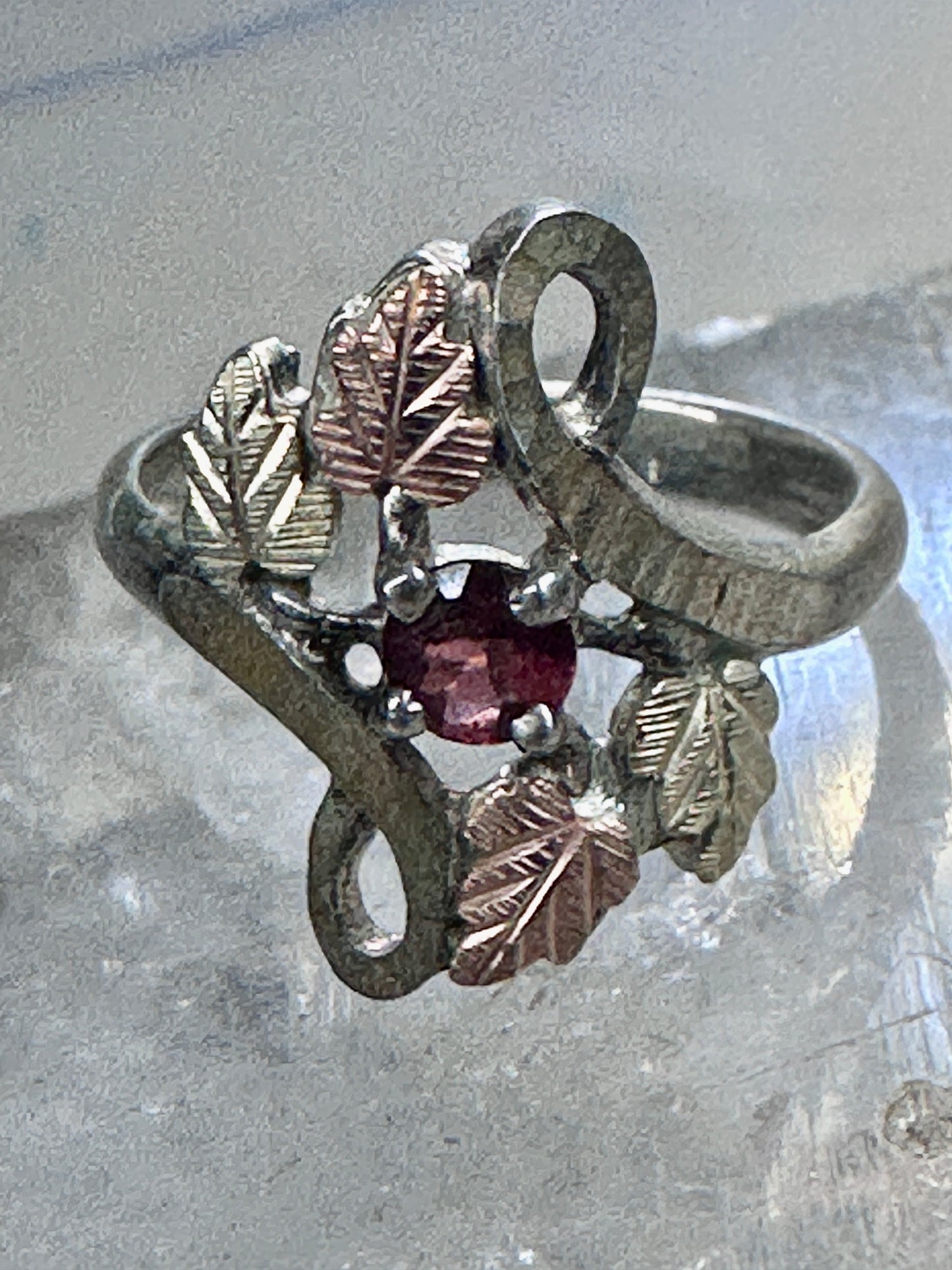 Black Hills Gold ring garnet floral leaves band size 5.75 sterling silver women