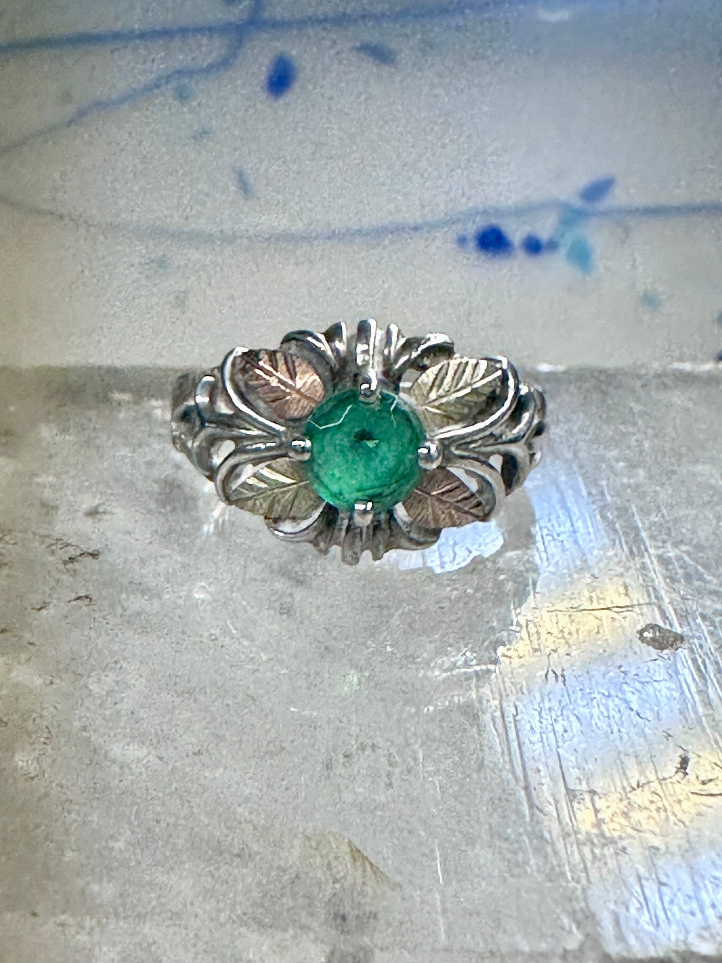 Black Hills Gold ring green floral leaves band size 5.5 sterling silver women 12K