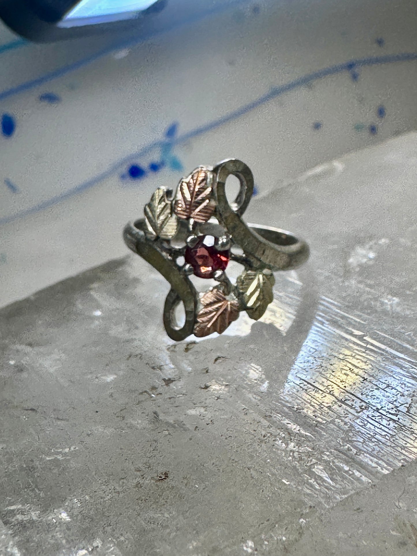 Black Hills Gold ring garnet floral leaves band size 5.75 sterling silver women