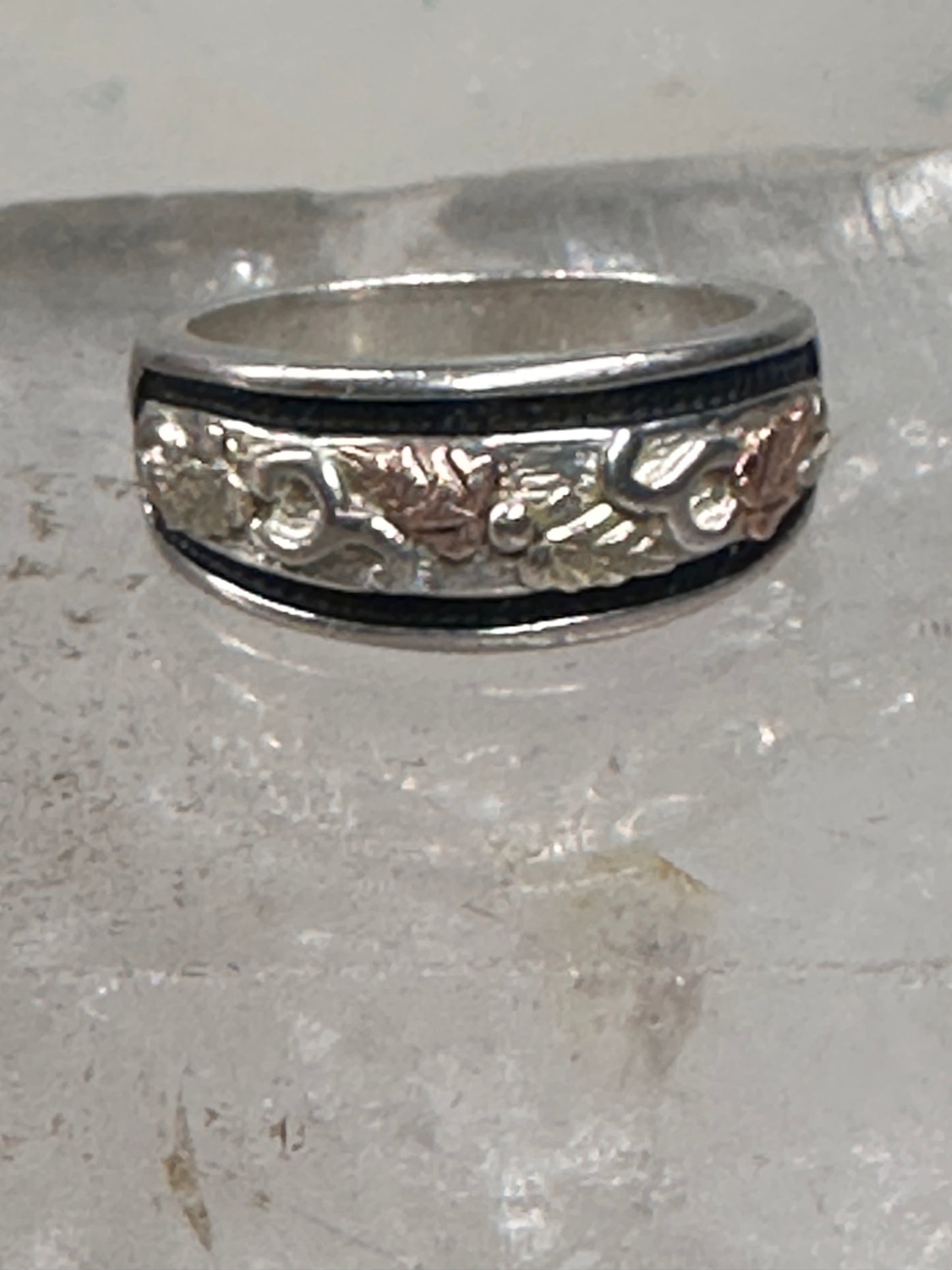 Black Hills Gold ring leaves wedding band size 6.75 sterling silver women men