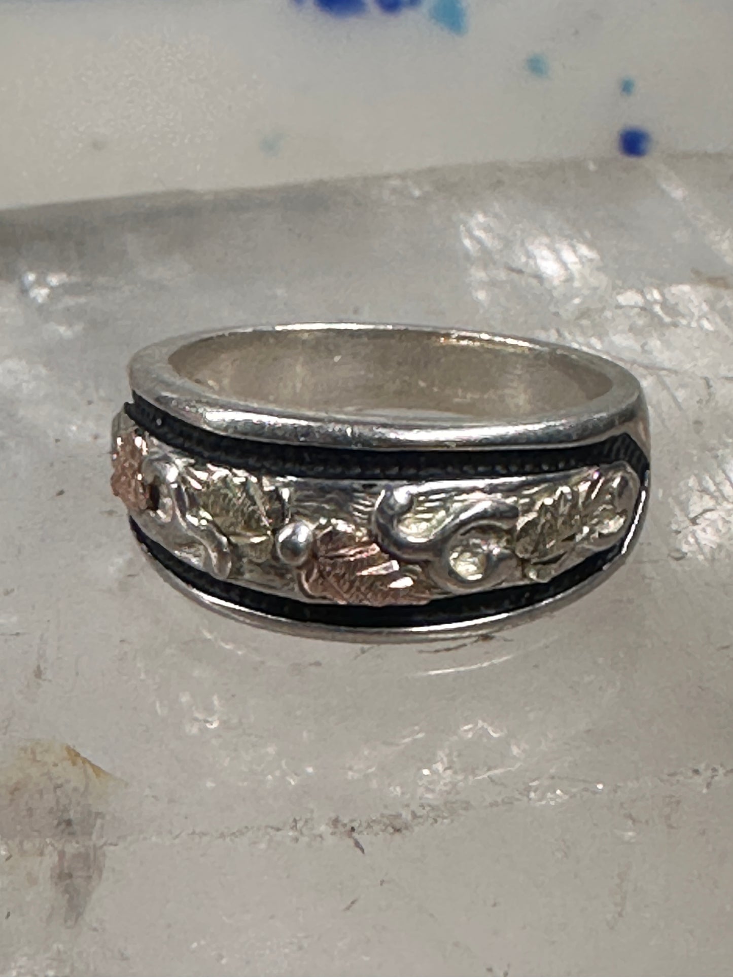 Black Hills Gold ring leaves wedding band size 6.75 sterling silver women men