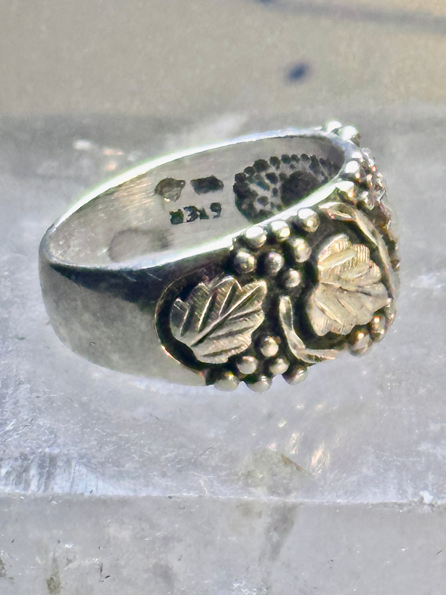 Black Hills Gold ring wedding band leaves sterling silver size 7.50 women men