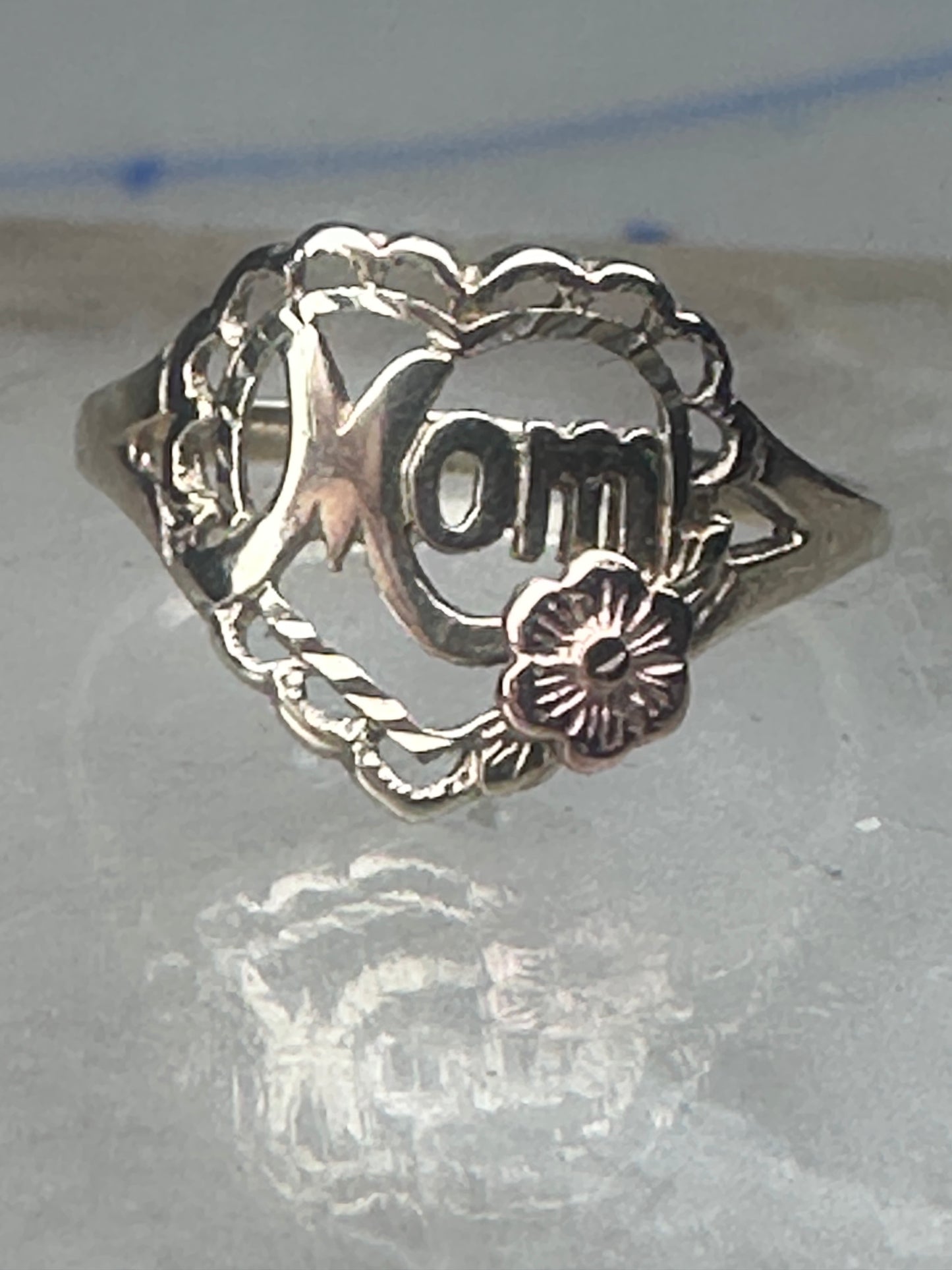 Vintage 10K Yellow Gold Mom Heart Flower Ring Petite Size 4.25 Pinky 10K