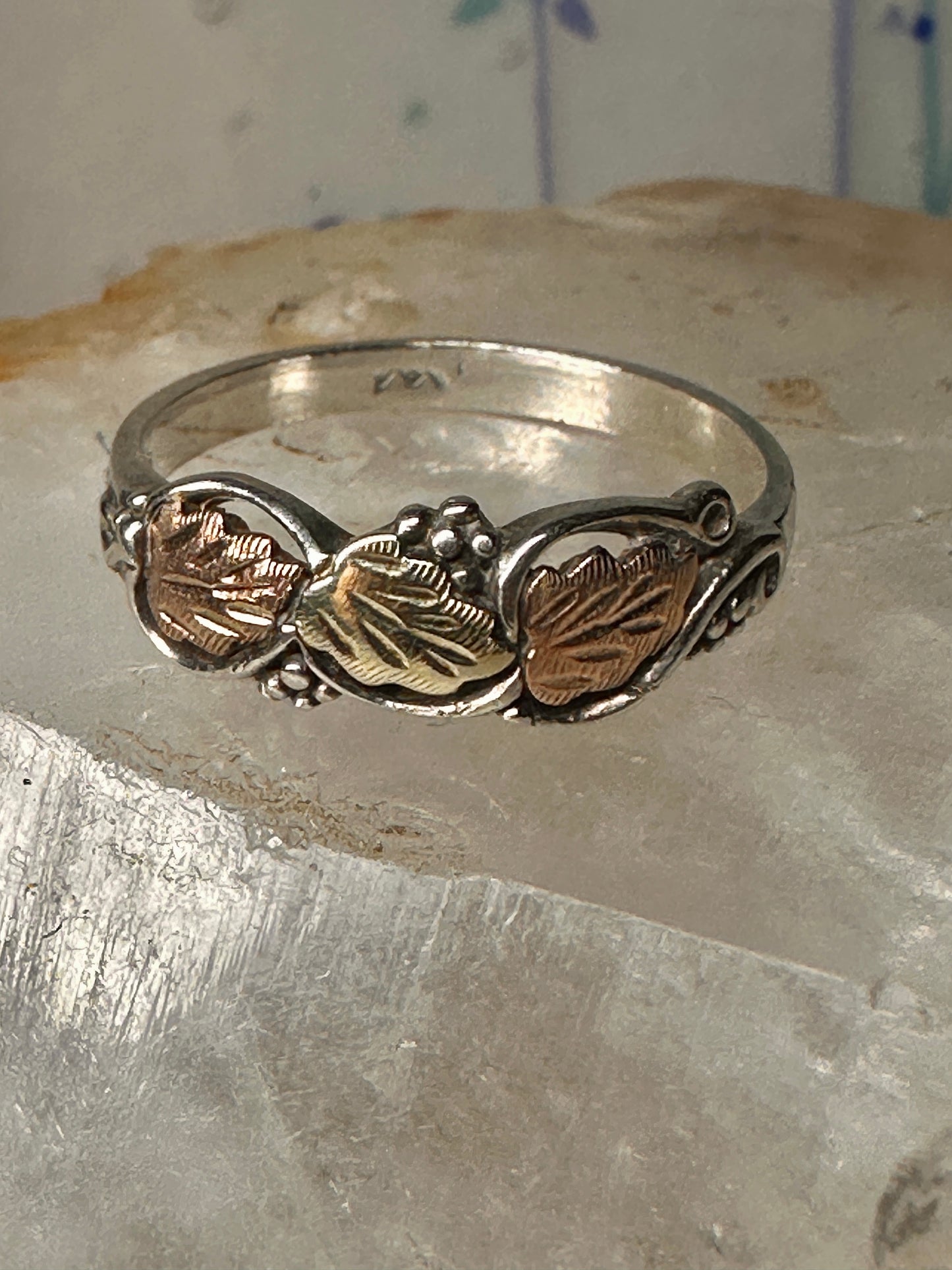 Black Hills Gold ring size 11.75 leaves wedding band sterling silver Gold Diggers women men
