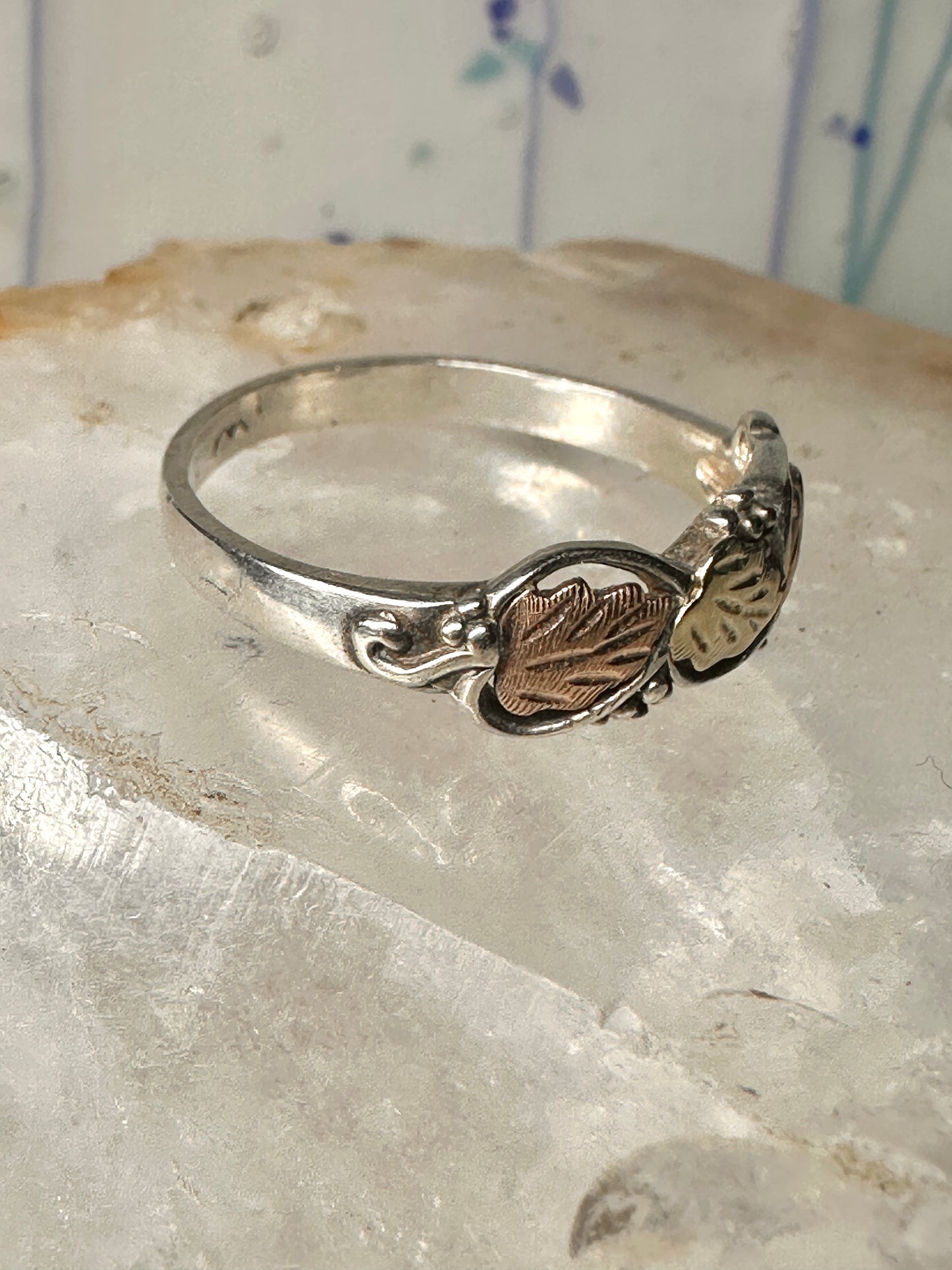 Black Hills Gold ring size 11.75 leaves wedding band sterling silver Gold Diggers women men