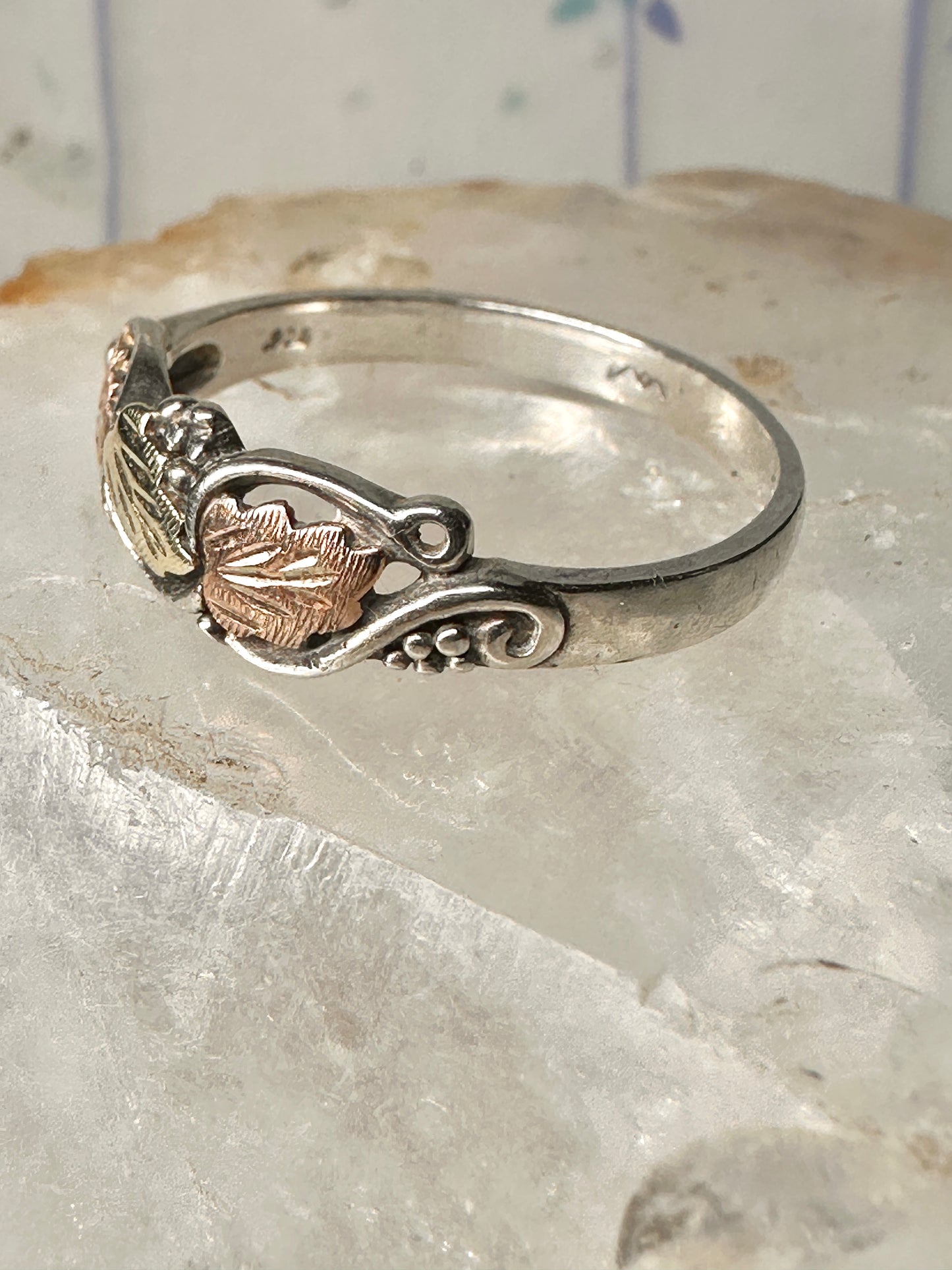 Black Hills Gold ring size 11.75 leaves wedding band sterling silver Gold Diggers women men