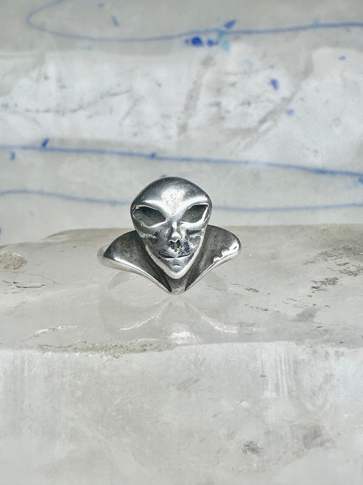 Vintage Signed Alien Sci-Fi Face Sterling Silver Band Ring - Size 4.5 925