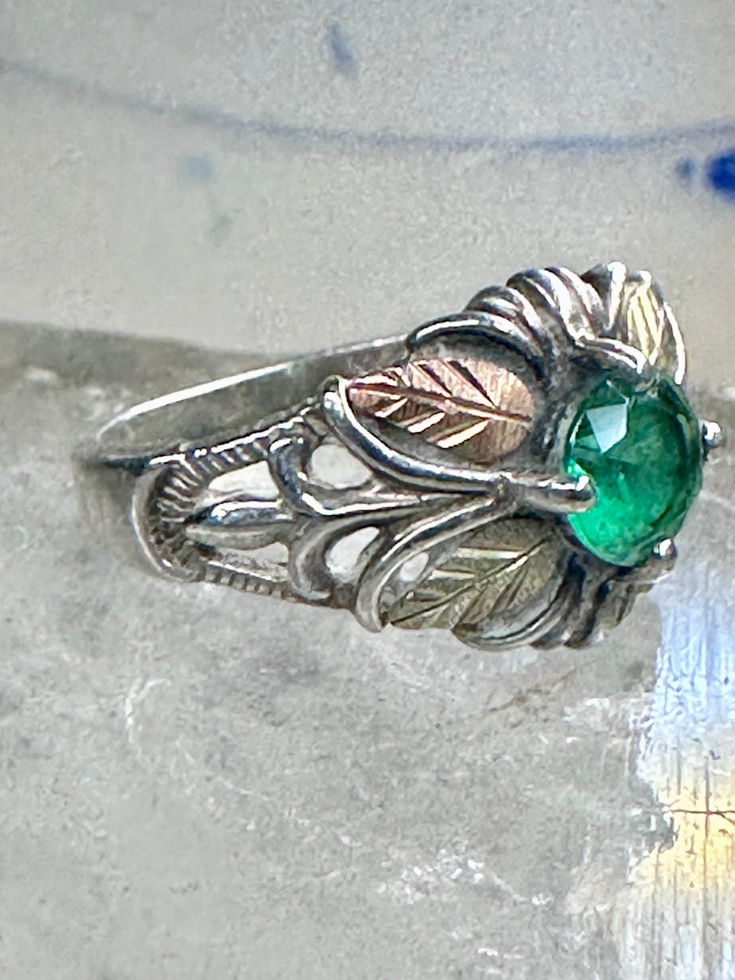 Black Hills Gold ring green floral leaves band size 5.5 sterling silver women 12K