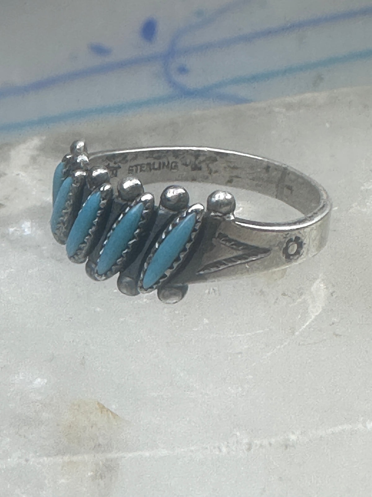 Vintage Sterling Silver Bell Trading Zuni Petite Point Turquoise Ring Size 7.25 925