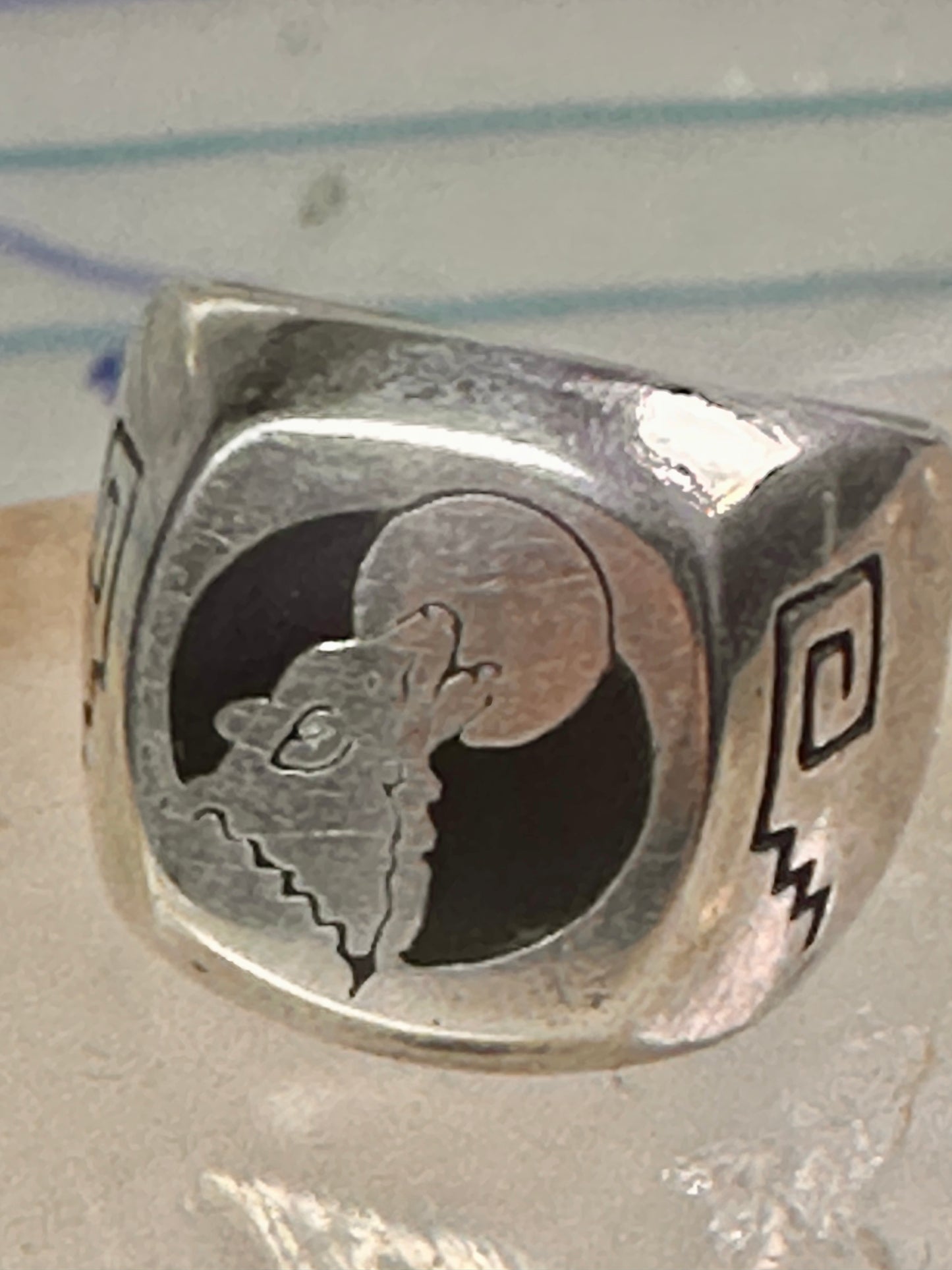 Wolf ring Southwest barking at the moon biker band  size 6.50 women men