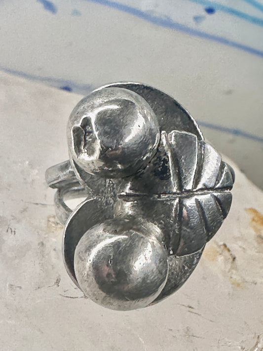 Heart ring leaf band size 5.25 pinky orb vintage sterling silver women girls