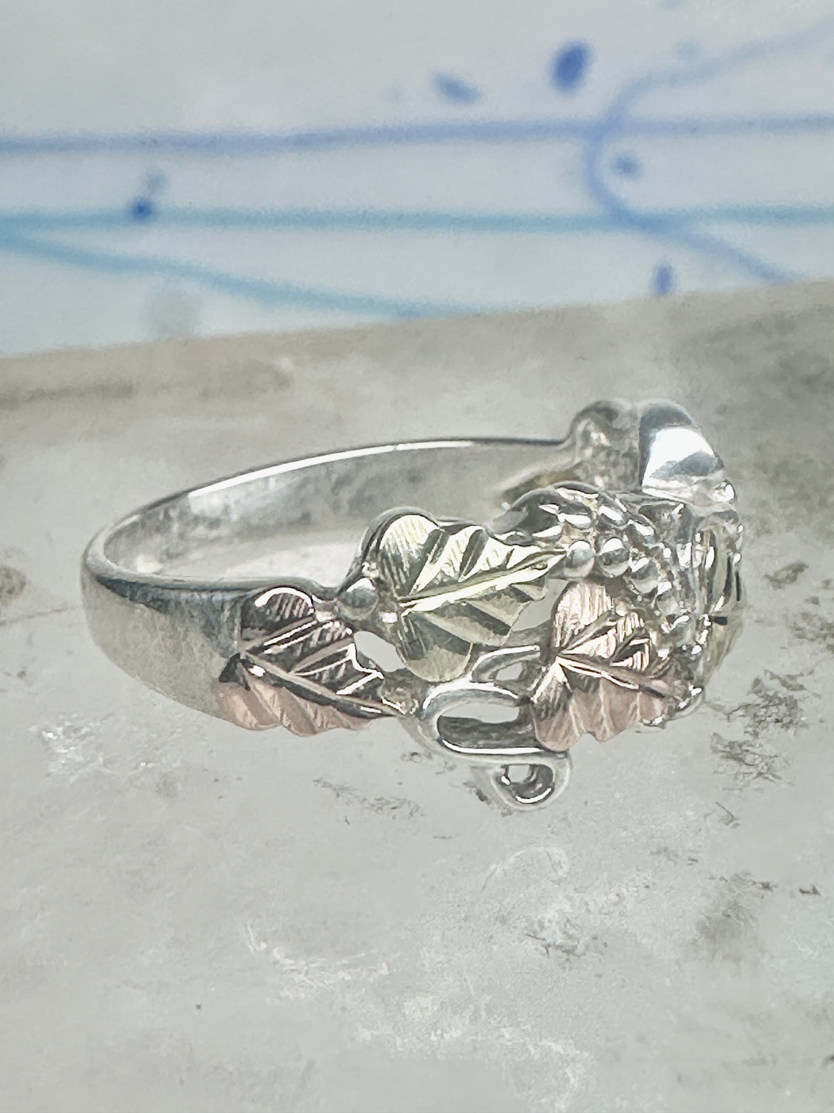 Vintage Sterling Silver 12K Gold Black Hills Gold Style Grape Leaf Ring Band Size 7 925