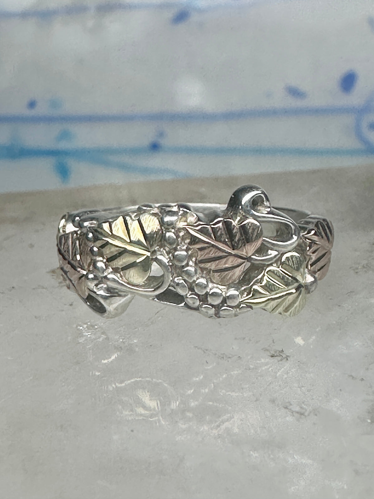 Vintage Sterling Silver 12K Gold Black Hills Gold Style Grape Leaf Ring Band Size 7 925