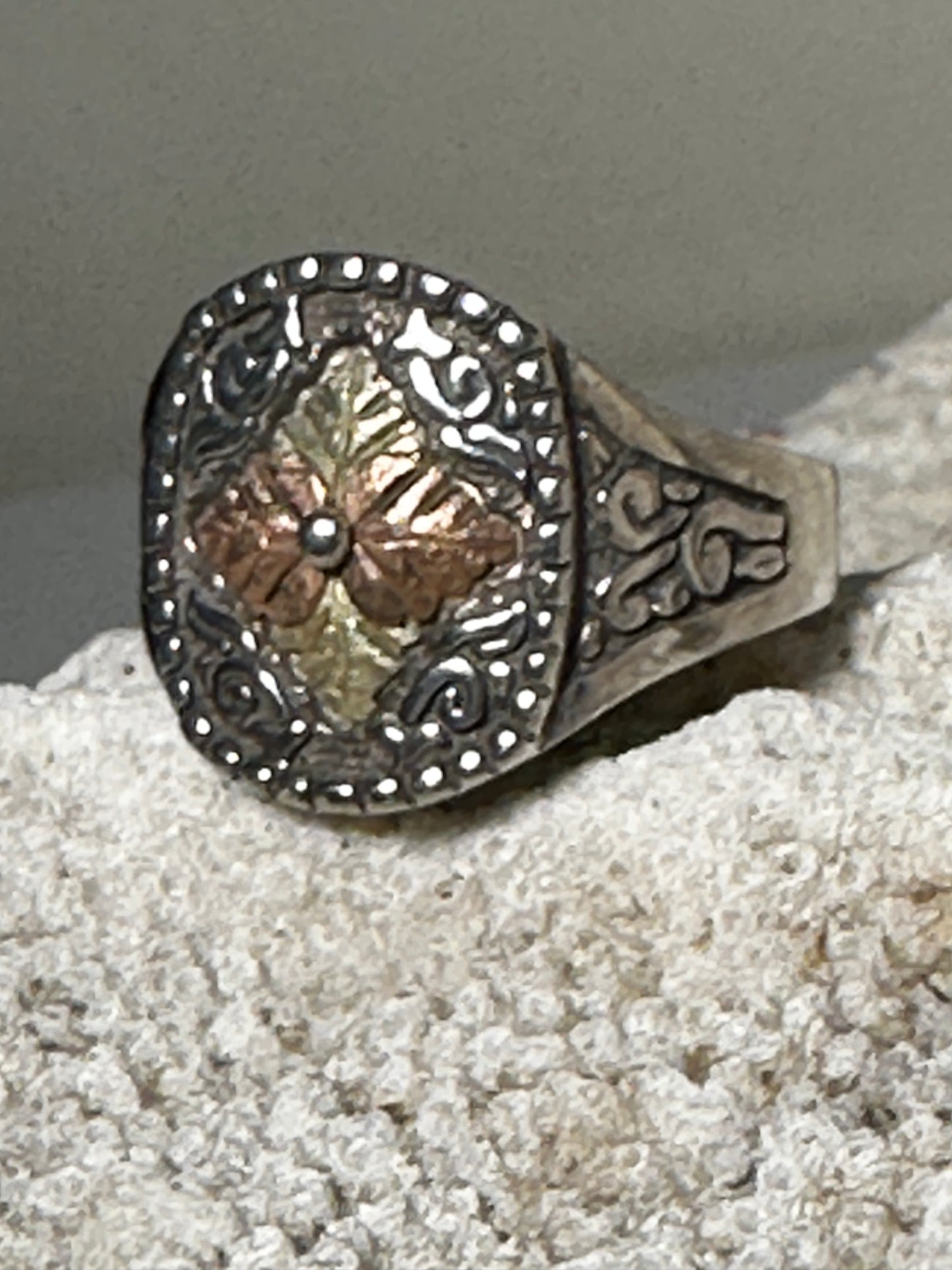 Black Hills Gold ring floral band size 10 sterling silver women men