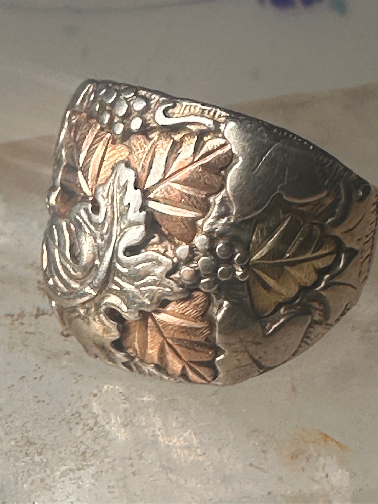 Black Hills Gold ring leaves band size 10.25 sterling silver women men AS IS