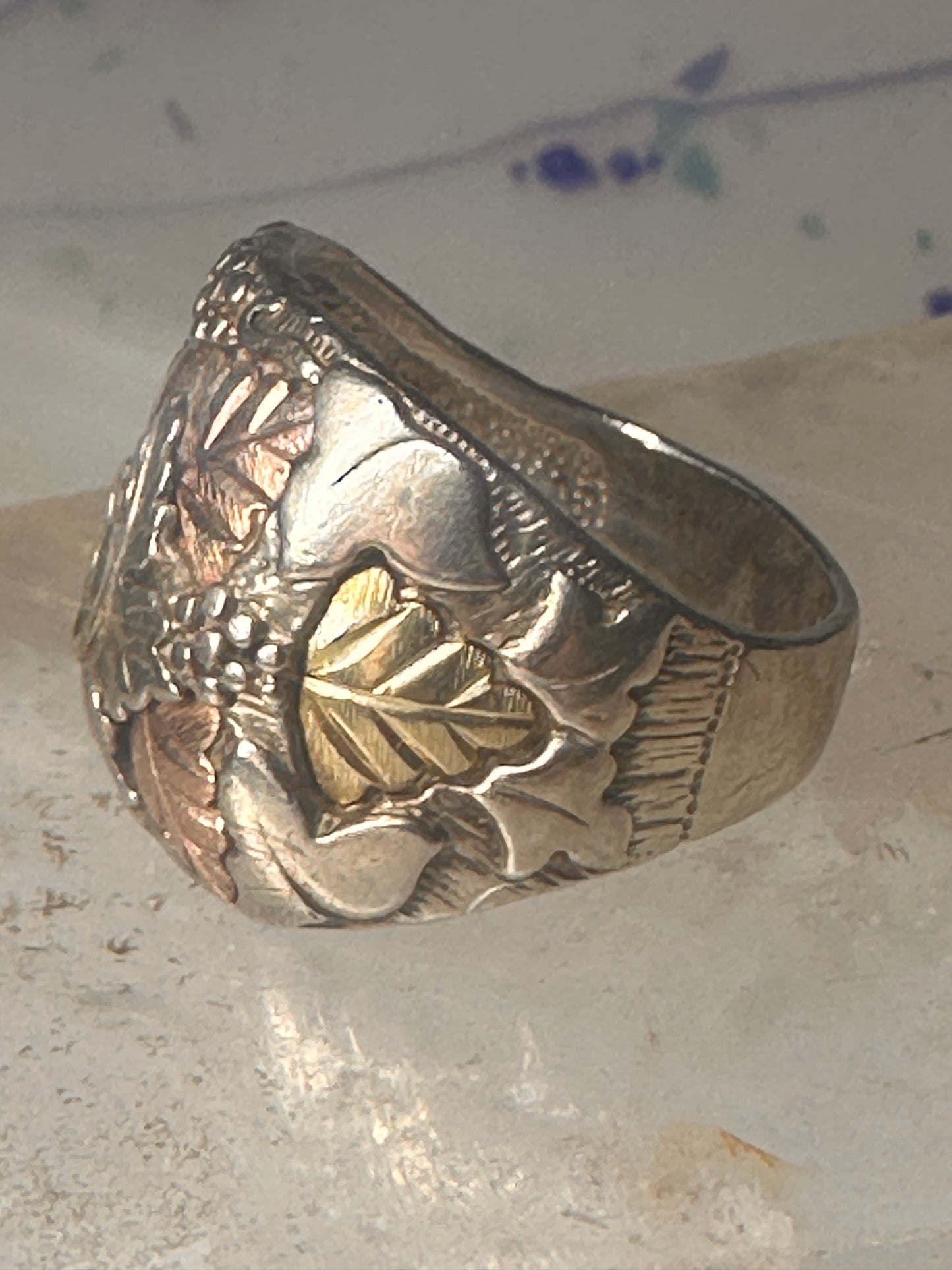 Black Hills Gold ring leaves band size 10.25 sterling silver women men AS IS