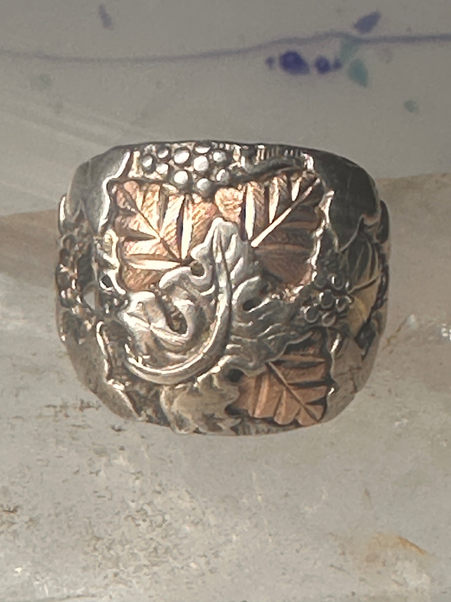 Black Hills Gold ring leaves band size 10.25 sterling silver women men AS IS