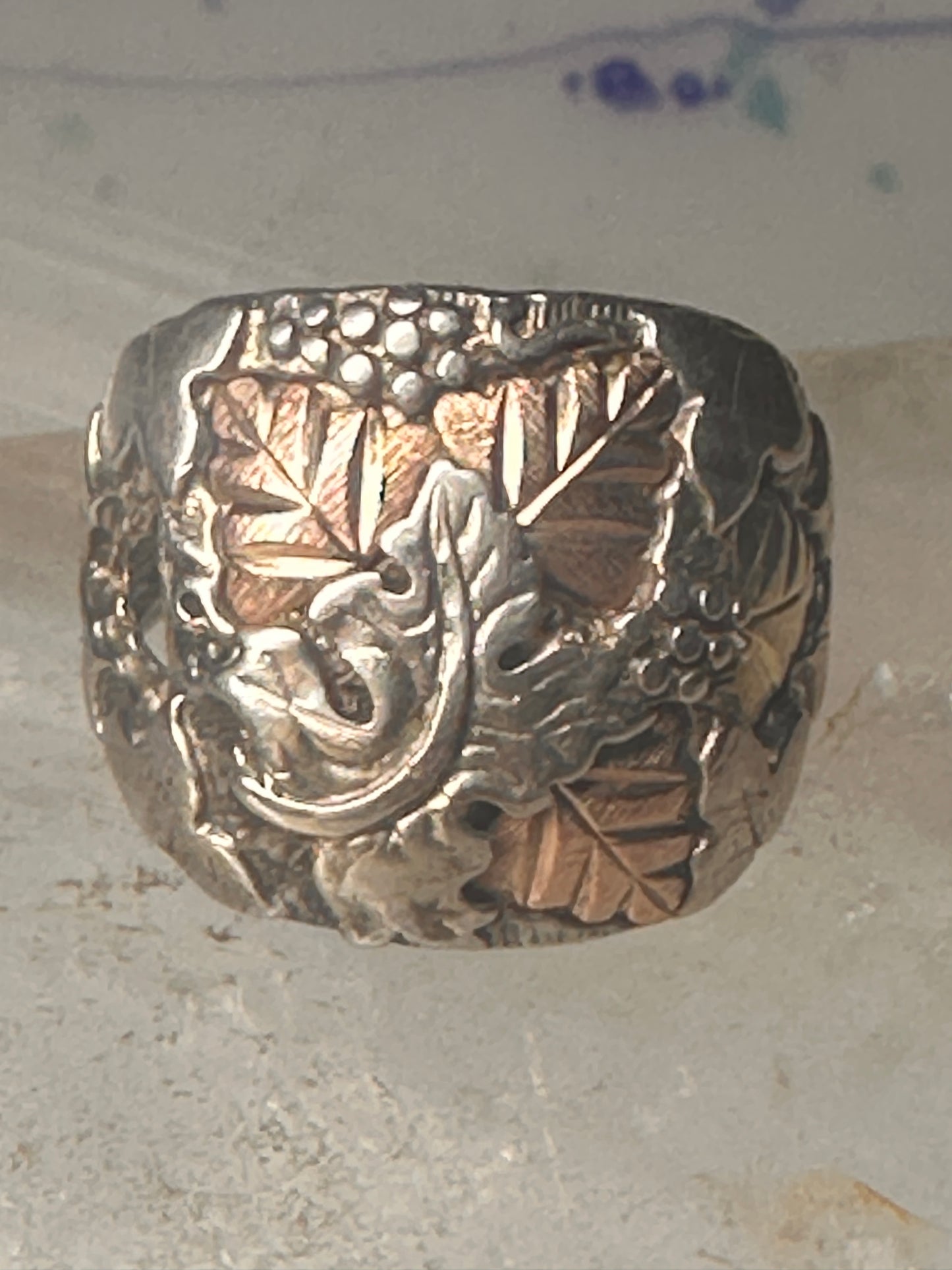 Black Hills Gold ring leaves band size 10.25 sterling silver women men AS IS