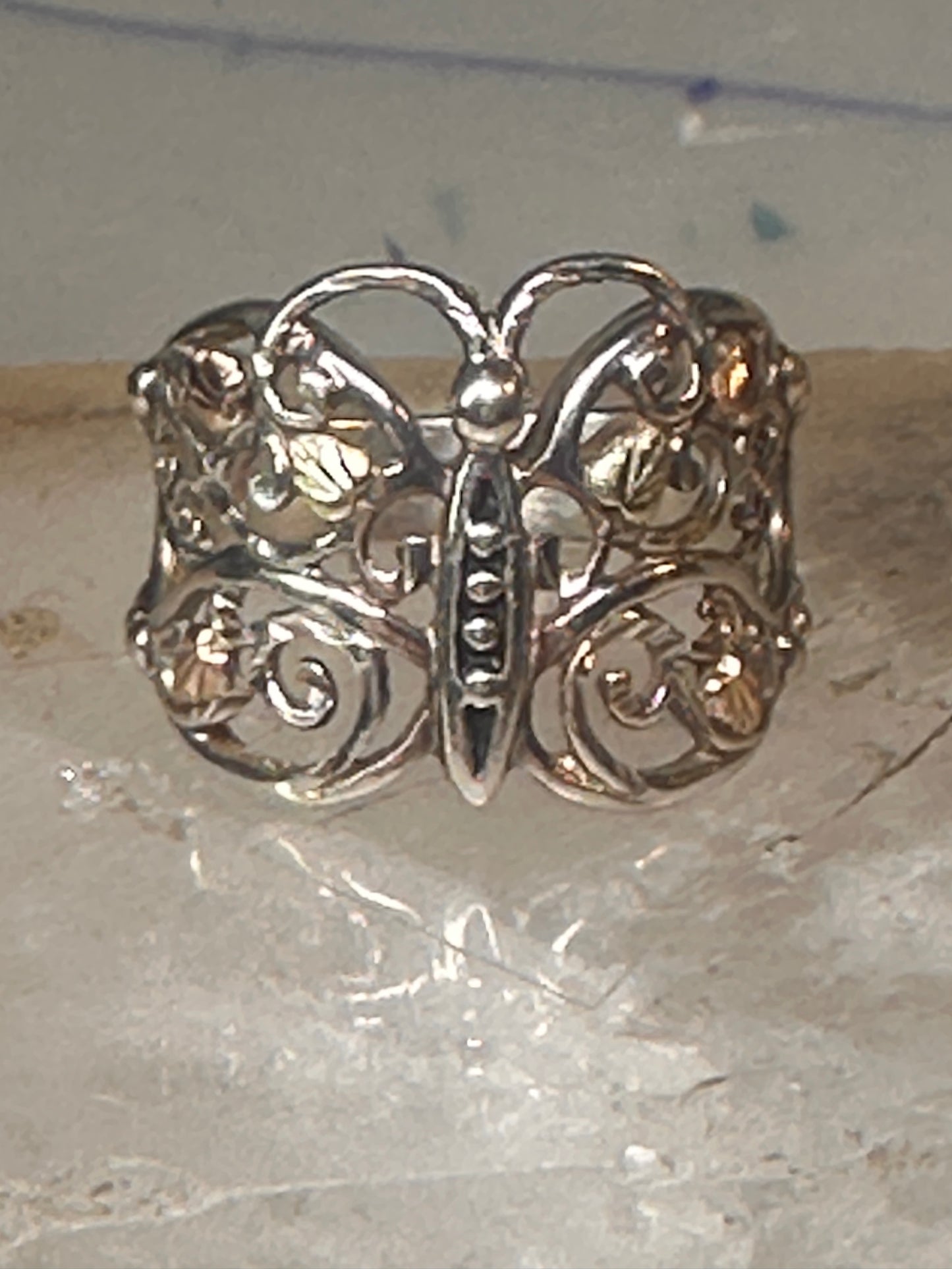 Butterfly ring Black Hills Gold band leaves Size 7.75 sterling silver&nbsp;