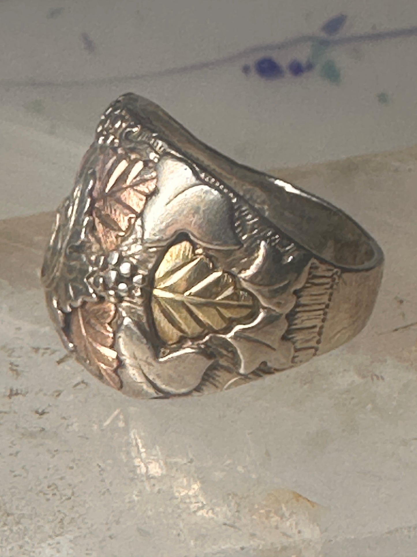 Black Hills Gold ring leaves band size 10.25 sterling silver women men AS IS