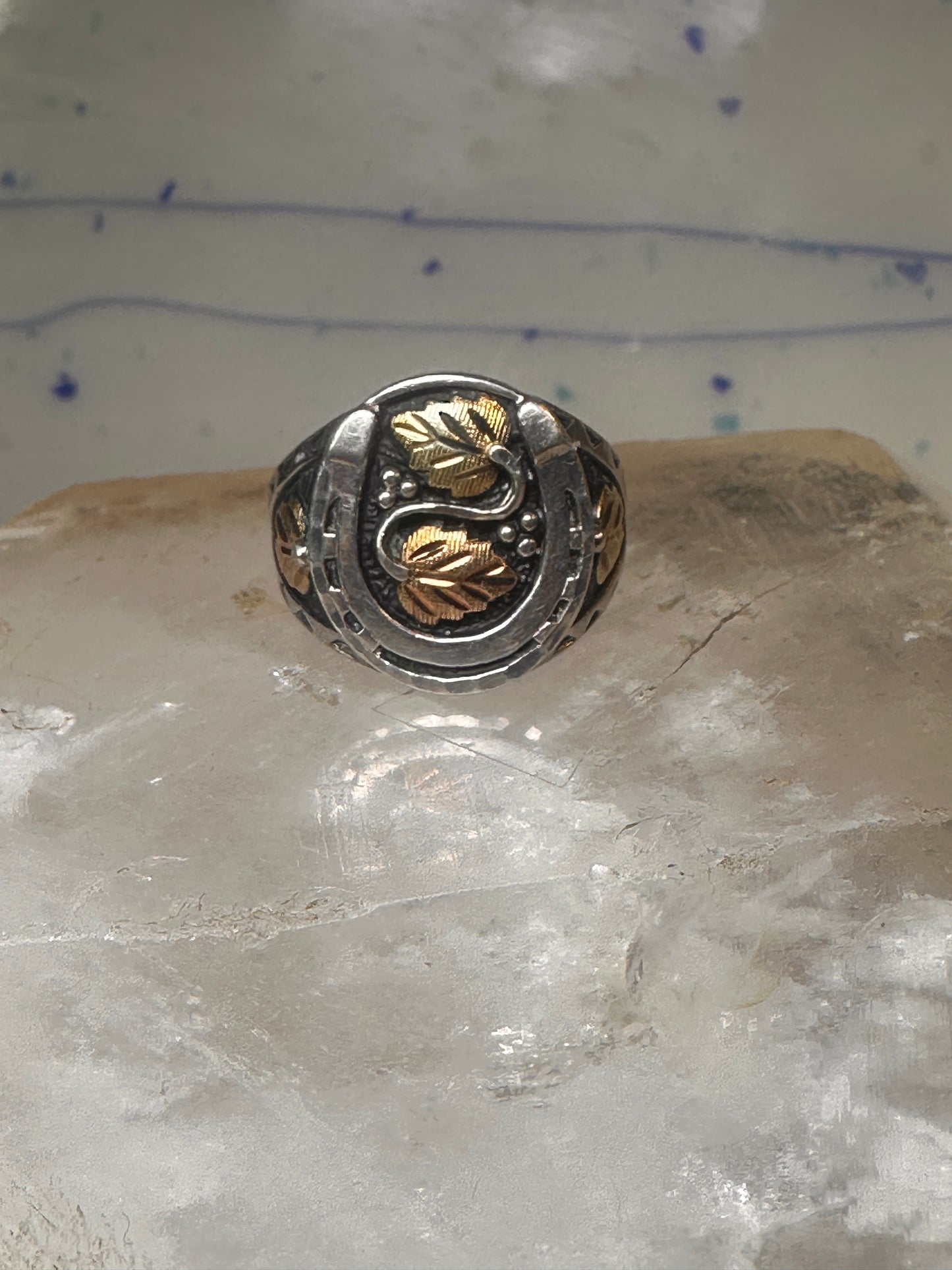 Horseshoe ring Black Hills Gold band good luck leaves Size 10 sterling silver